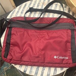 Columbia Burgundy crossbody Bag 11.5x8